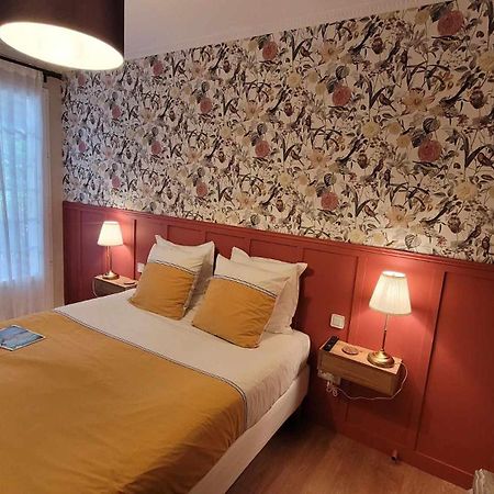 Bed and breakfast A L'OMBRE DE LA TREILLE -Proche Saint-Emilion Extérieur photo