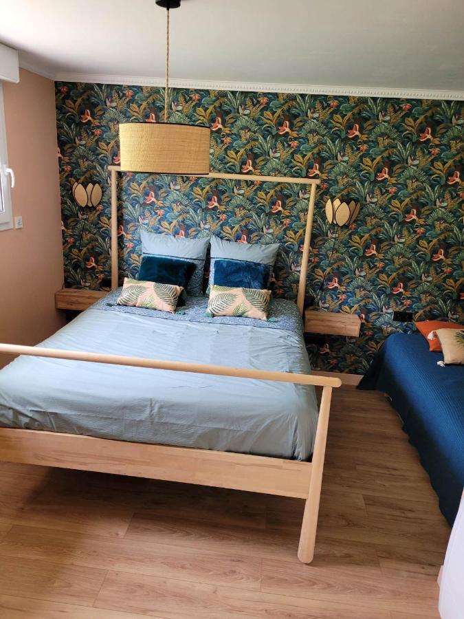Bed and breakfast A L'OMBRE DE LA TREILLE -Proche Saint-Emilion Extérieur photo