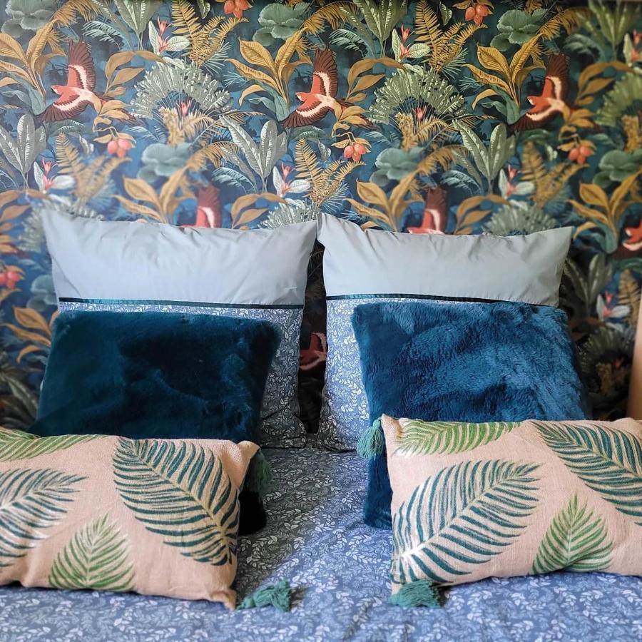 Bed and breakfast A L'OMBRE DE LA TREILLE -Proche Saint-Emilion Extérieur photo