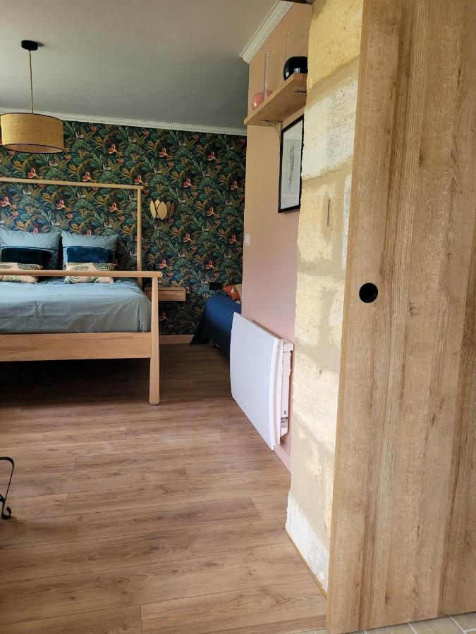 Bed and breakfast A L'OMBRE DE LA TREILLE -Proche Saint-Emilion Extérieur photo