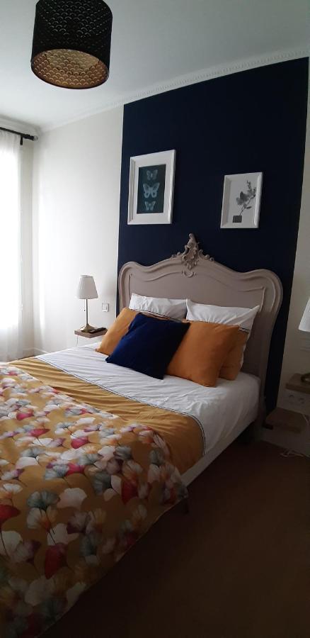 Bed and breakfast A L'OMBRE DE LA TREILLE -Proche Saint-Emilion Extérieur photo